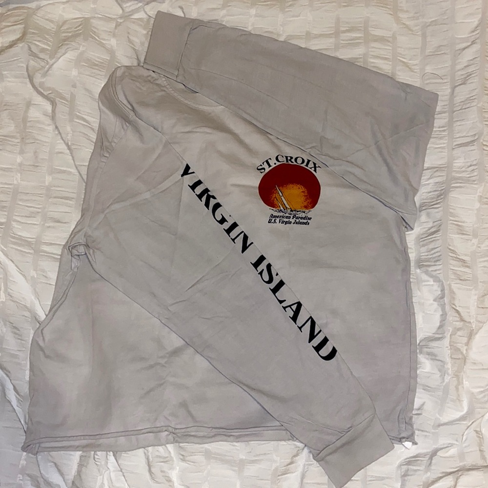 Brandy Melville St Croix Long Sleeve Cropped Top